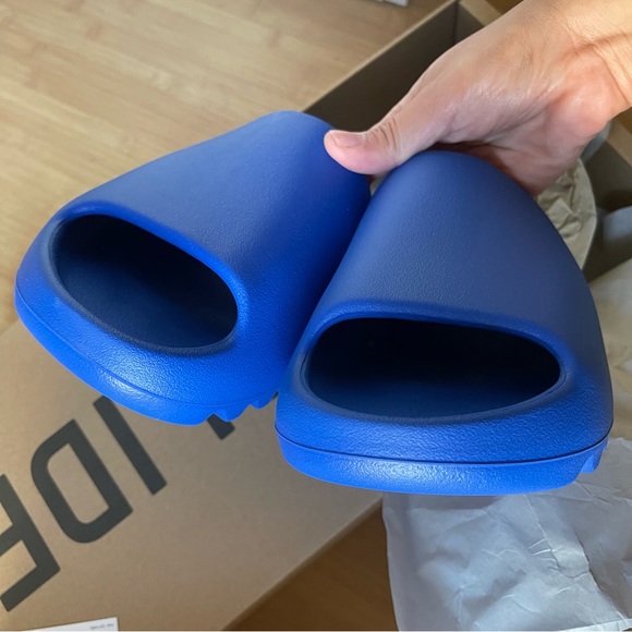 Yeezy slide “Azure” NWT ❗️sold on merc❗️ - Picture 4 of 12